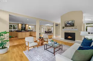 2641 SW Ridge Dr, Portland, OR 97219 - Photo 9