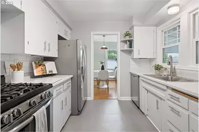 7075 N Cambridge Ave, Portland, OR 97203 - Photo 13