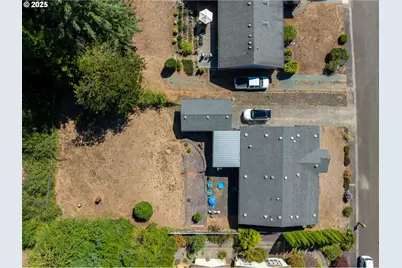 1312 W 14th St, Coquille, OR 97423 - Photo 43