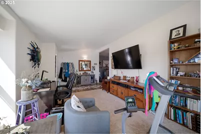 1312 W 14th St, Coquille, OR 97423 - Photo 7