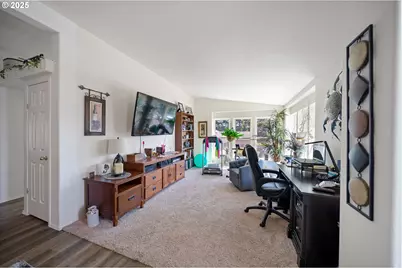 1312 W 14th St, Coquille, OR 97423 - Photo 5