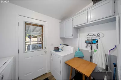 1312 W 14th St, Coquille, OR 97423 - Photo 33