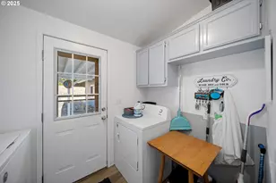 1312 W 14th St, Coquille, OR 97423 - Photo 33