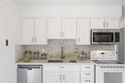 1565 E Main St, Hillsboro, OR 97123 - Photo 11