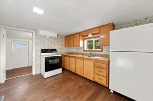 541 Mont St, Canyonville, OR 97417 - Photo 9