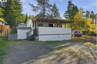 541 Mont St, Canyonville, OR 97417 - Photo 3