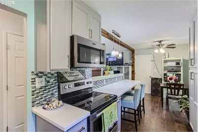 16827 SE Rhine St, Portland, OR 97236 - Photo 9