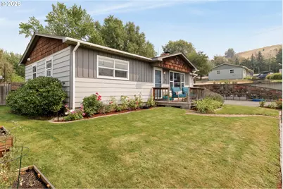 1718 Nevada St, The Dalles, OR 97058 - Photo 3