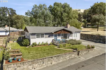 1718 Nevada St, The Dalles, OR 97058 - Photo 1