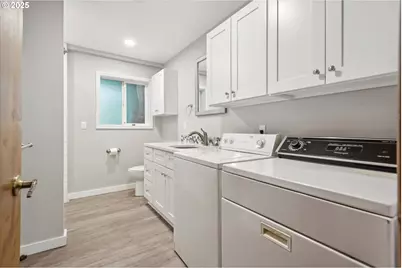 830 SE 59th Ave, Hillsboro, OR 97123 - Photo 31