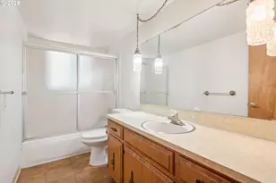 830 SE 59th Ave, Hillsboro, OR 97123 - Photo 25