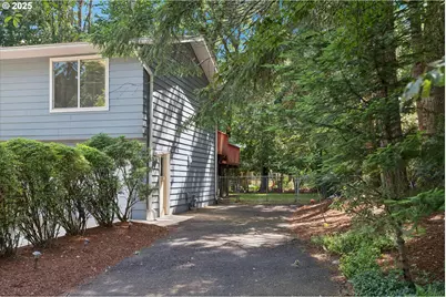 830 SE 59th Ave, Hillsboro, OR 97123 - Photo 3