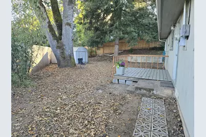 954 NE Madrona Dr, Myrtle Creek, OR 97457 - Photo 37