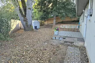 954 NE Madrona Dr, Myrtle Creek, OR 97457 - Photo 37