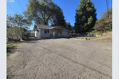 954 NE Madrona Dr, Myrtle Creek, OR 97457 - Photo 3
