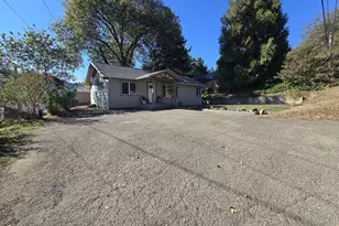 954 NE Madrona Dr, Myrtle Creek, OR 97457 - Photo 3
