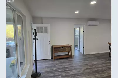 954 NE Madrona Dr, Myrtle Creek, OR 97457 - Photo 9