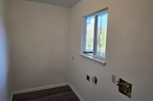 954 NE Madrona Dr, Myrtle Creek, OR 97457 - Photo 21