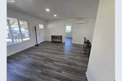 954 NE Madrona Dr, Myrtle Creek, OR 97457 - Photo 11