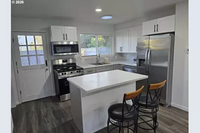 954 NE Madrona Dr, Myrtle Creek, OR 97457 - Photo 17