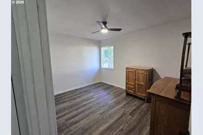 954 NE Madrona Dr, Myrtle Creek, OR 97457 - Photo 27