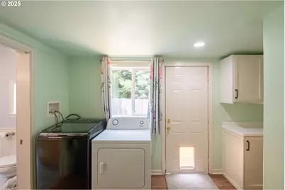 1049 N River Dr, Sweet Home, OR 97386 - Photo 23