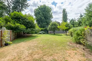 1049 N River Dr, Sweet Home, OR 97386 - Photo 25