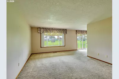 2056 King Way, Woodburn, OR 97071 - Photo 5