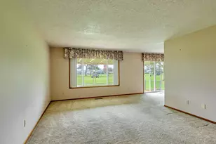 2056 King Way, Woodburn, OR 97071 - Photo 5