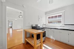 2083 NW Johnson St, Portland, OR 97209 - Photo 15