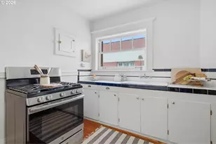 2083 NW Johnson St, Portland, OR 97209 - Photo 15