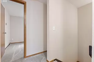 251 NE Village Squire Ave, Gresham, OR 97030 - Photo 25