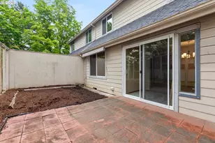 251 NE Village Squire Ave, Gresham, OR 97030 - Photo 35