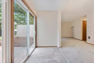 251 NE Village Squire Ave, Gresham, OR 97030 - Photo 13