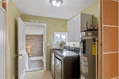 900 N Williams St, Newberg, OR 97132 - Photo 17