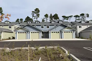 1441 37th St, Florence, OR 97439 - Photo 5