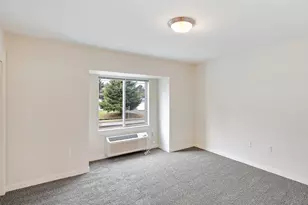 10829 E Burnside St, Portland, OR 97216 - Photo 7