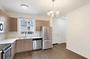 10829 E Burnside St, Portland, OR 97216 - Photo 3