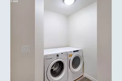 10829 E Burnside St, Portland, OR 97216 - Photo 15