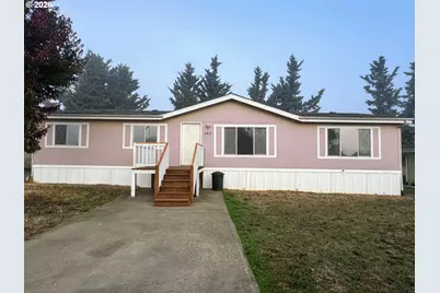 243 Owyhee Ln, Roseburg, OR 97471 - Photo 1