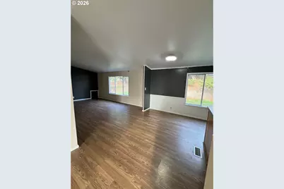 243 Owyhee Ln, Roseburg, OR 97471 - Photo 5