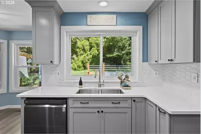8020 SW Gearhart Dr, Beaverton, OR 97007 - Photo 11