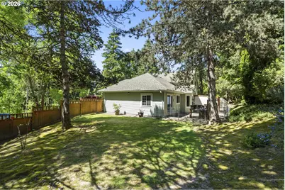 8020 SW Gearhart Dr, Beaverton, OR 97007 - Photo 35