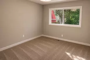3149 SE Silver Springs Rd, Milwaukie, OR 97222 - Photo 11