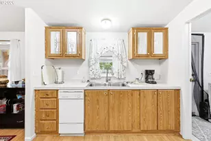 4074 NE Vernon St, Salem, OR 97305 - Photo 17