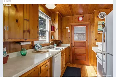 602 N Pacific St, Rockaway Beach, OR 97136 - Photo 9