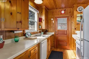 602 N Pacific St, Rockaway Beach, OR 97136 - Photo 9