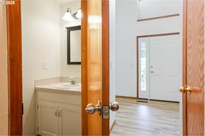 5561 Springwood Ave, Salem, OR 97306 - Photo 21