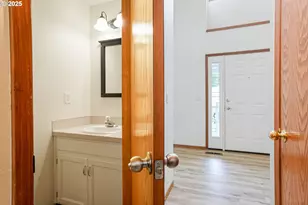 5561 Springwood Ave, Salem, OR 97306 - Photo 21