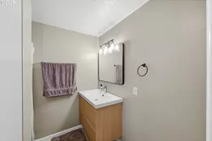 740 H St, Coos Bay, OR 97420 - Photo 25